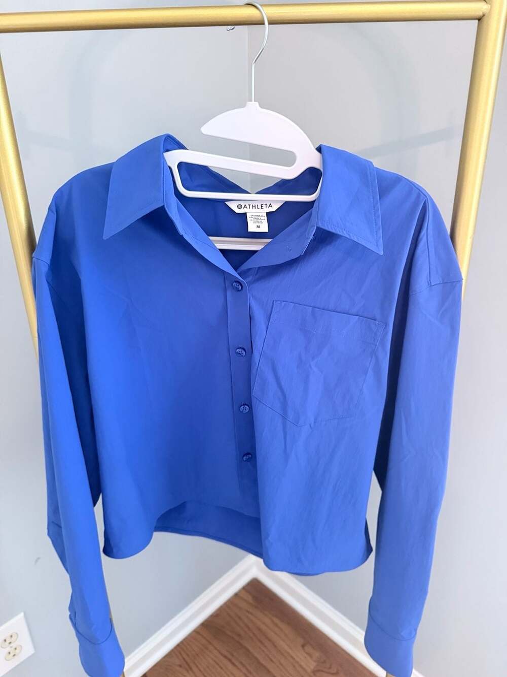 Athleta Button Up Shirt Size M Blue Long Sleeve Pocket Crop Top